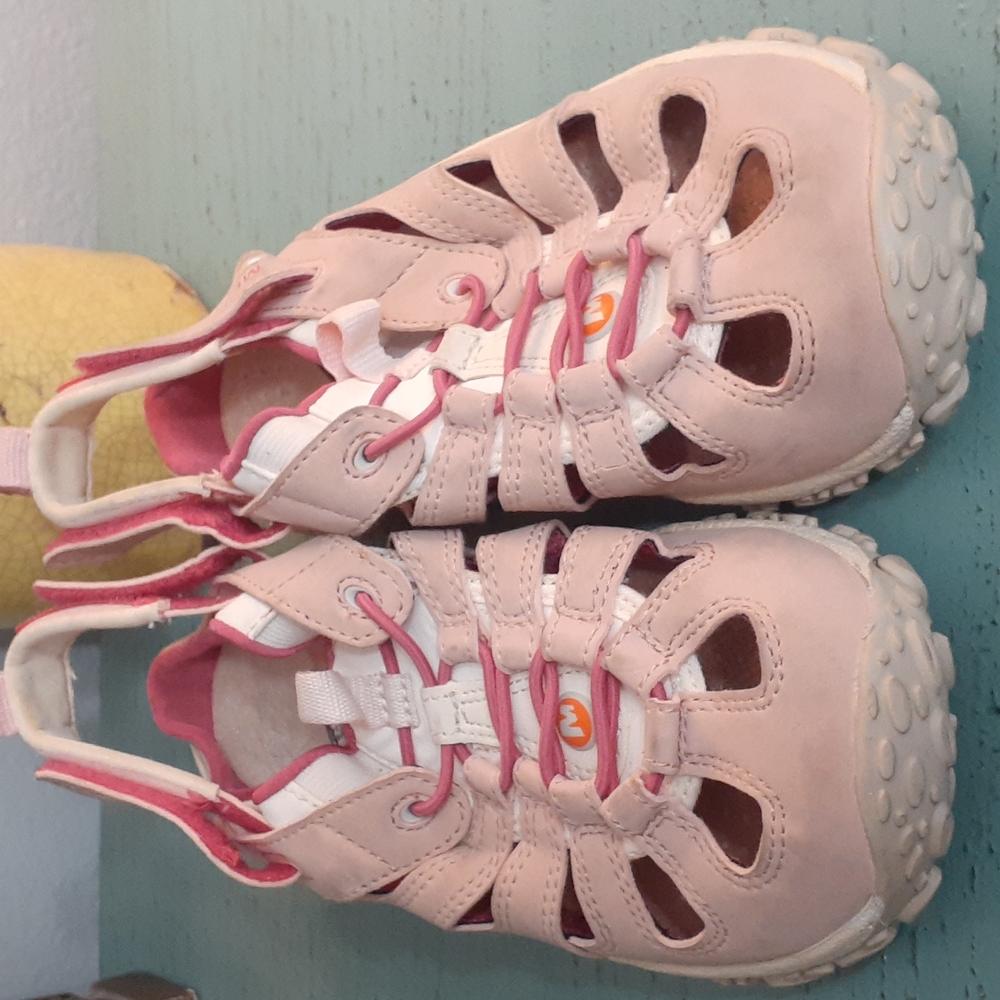 MERRELL SANDALS SZ 4 GIRLS